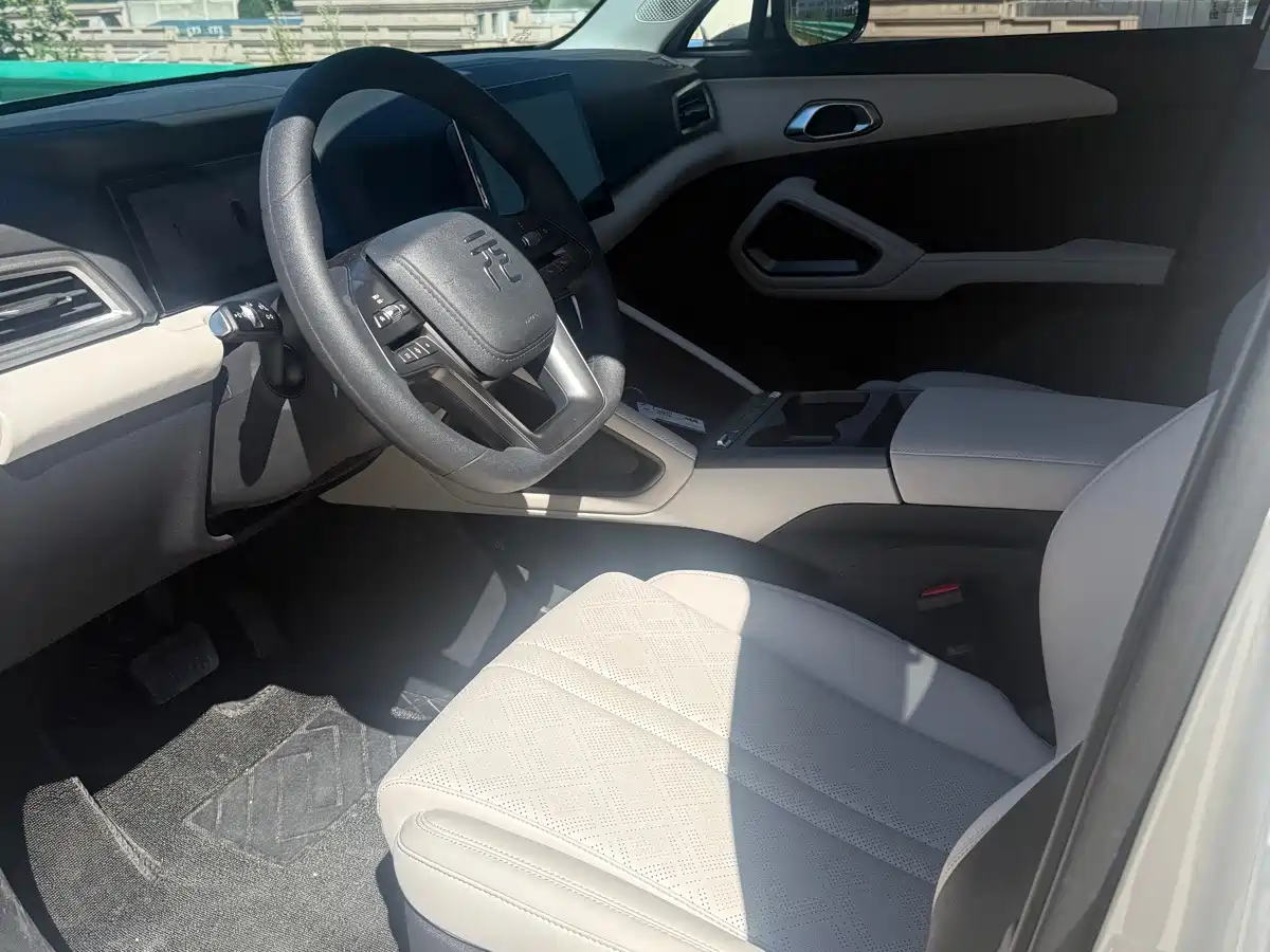 BYD Yuan UP 2026 2025 Model 301KM Navigator