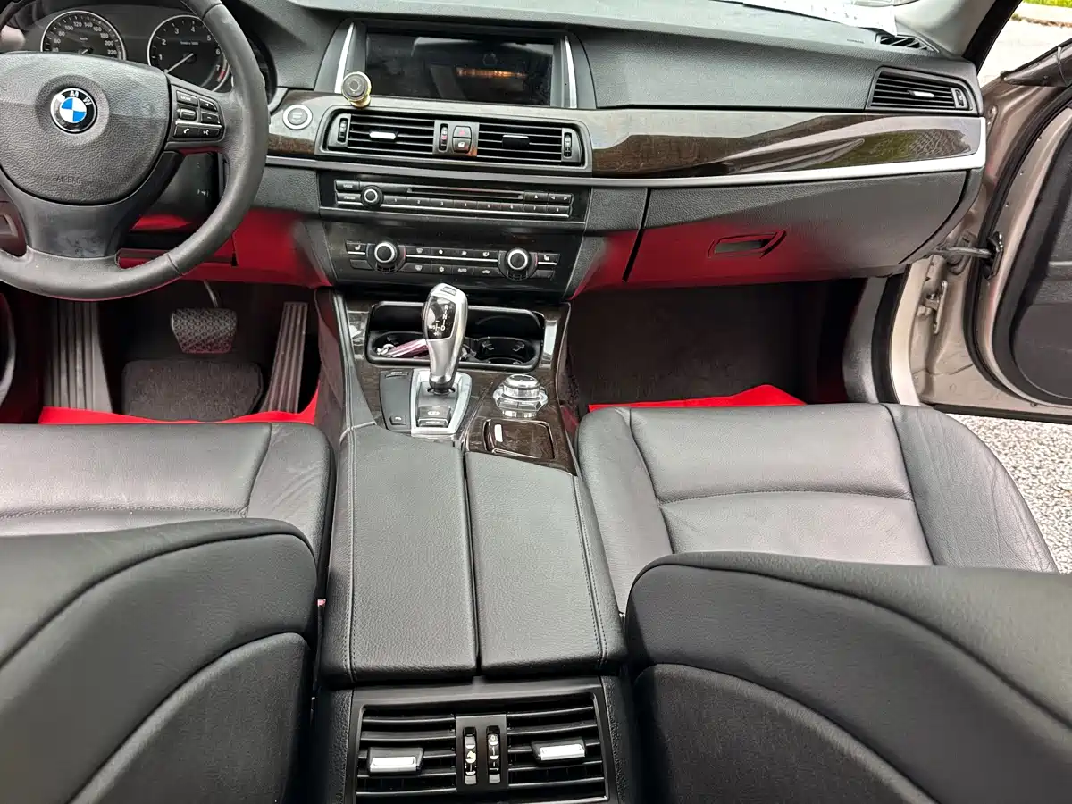 BMW 5 Series 2012 523Li Luxury фото 15