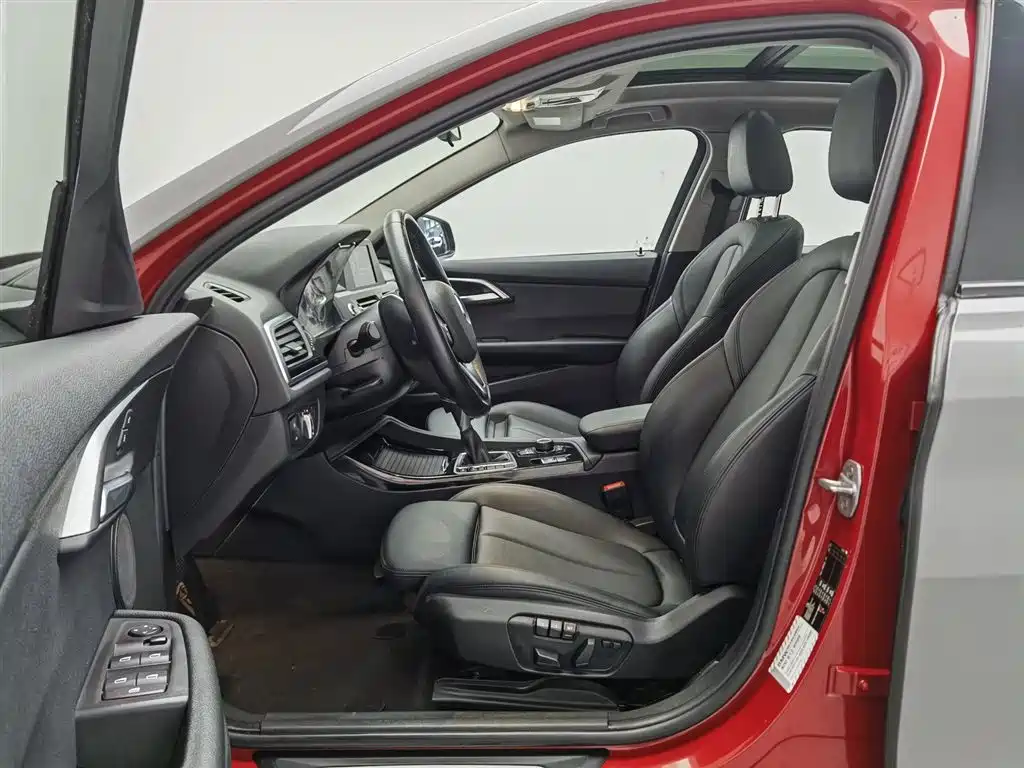 BMW 1 Series 2017 118i Sport фото 10