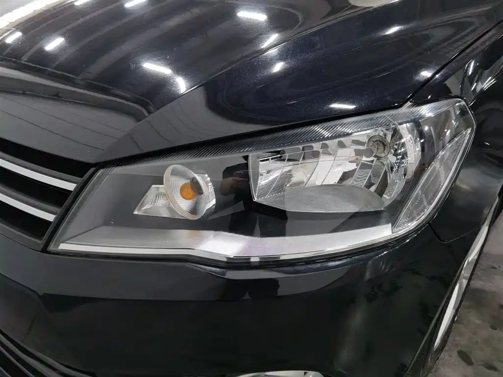 Volkswagen Jetta 2013 1.6L Automatic Comfort фото 7