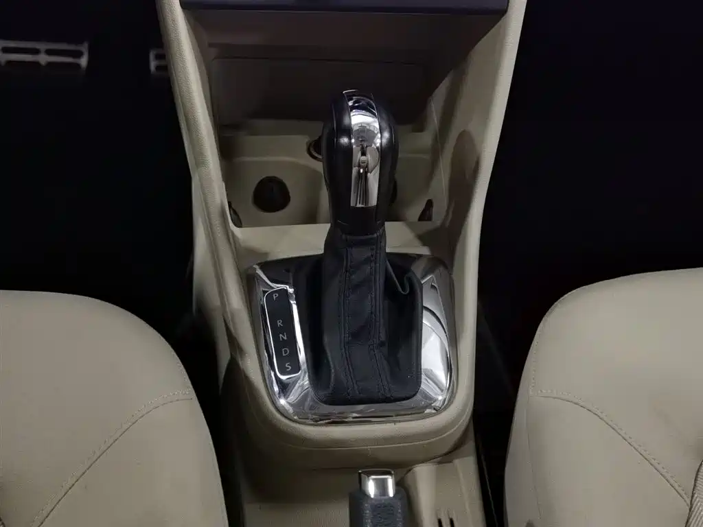 Volkswagen Jetta 2013 1.6L Automatic Comfort фото 13