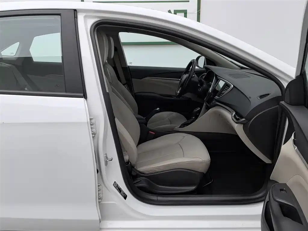 Buick Excelle 2018 15T Dual Clutch Elite (China V) фото 23