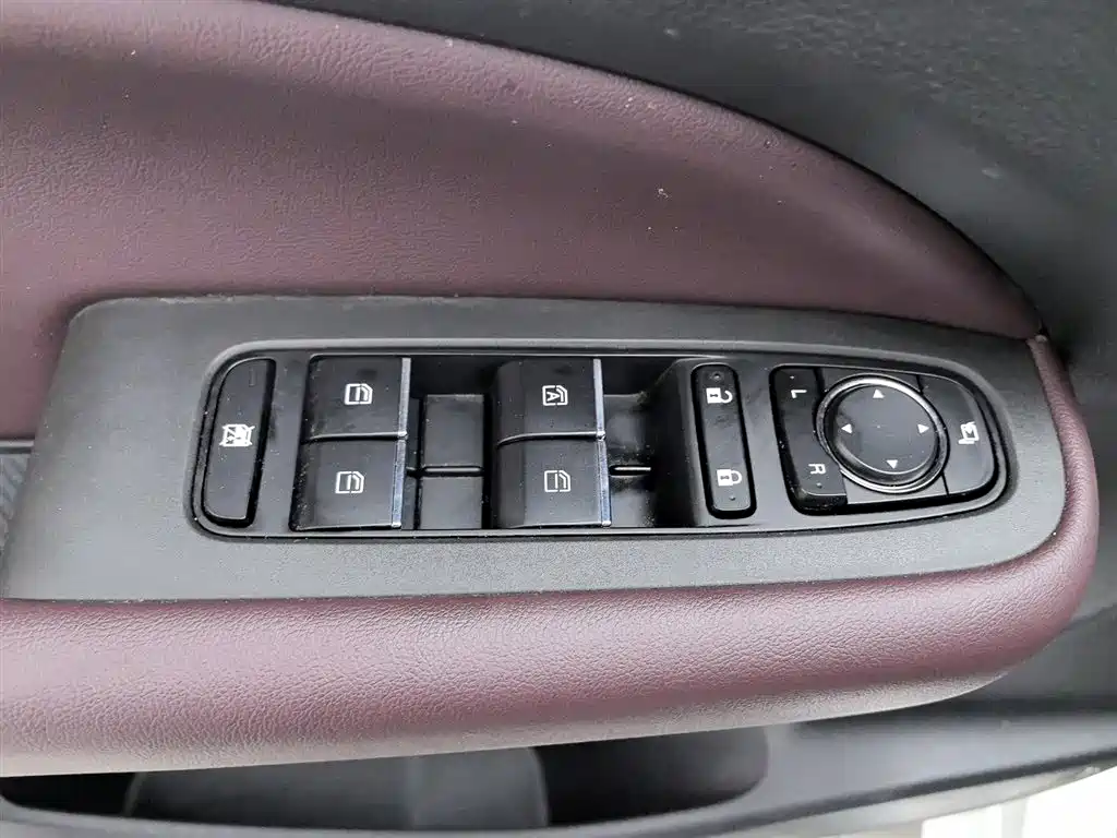 GAC Trumpchi Trumpchi M6 2021 PRO 270T DCT Premium Edition фото 9