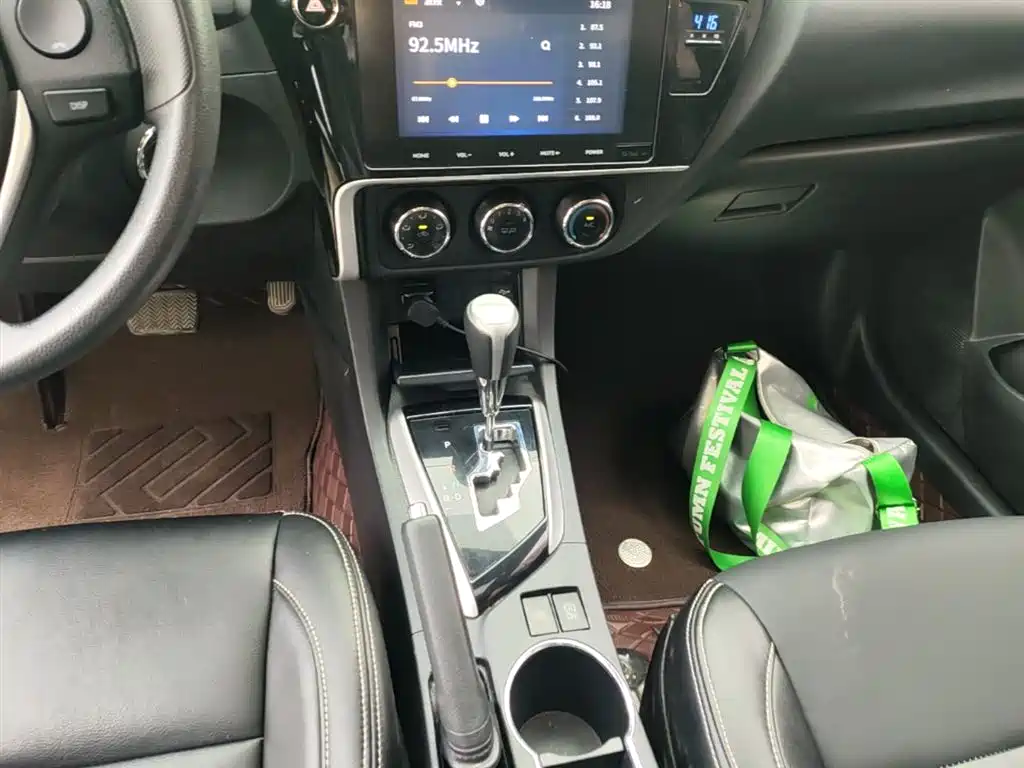 Toyota Corolla 2017 Facelift 1.2T S-CVT GL-i фото 14