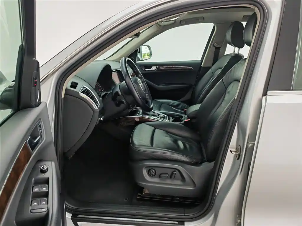 Audi Q5 2012 2.0TFSI Comfort фото 10