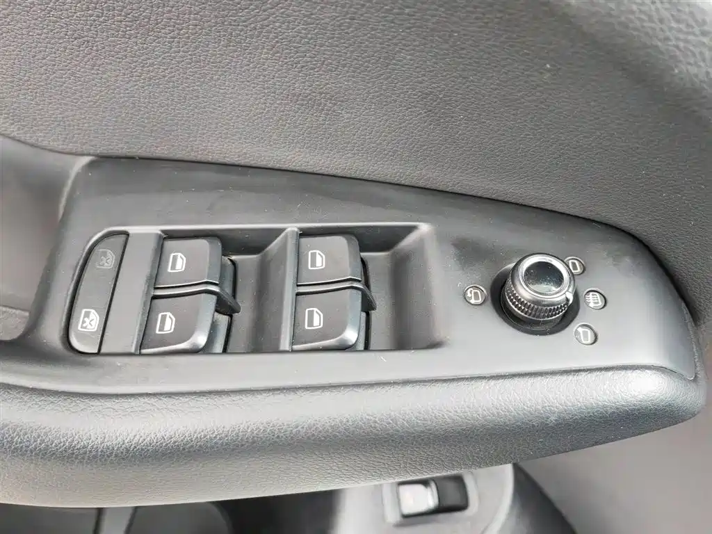 Audi Q5 2012 2.0TFSI Comfort фото 9
