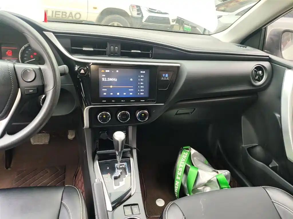 Toyota Corolla 2017 Facelift 1.2T S-CVT GL-i фото 13