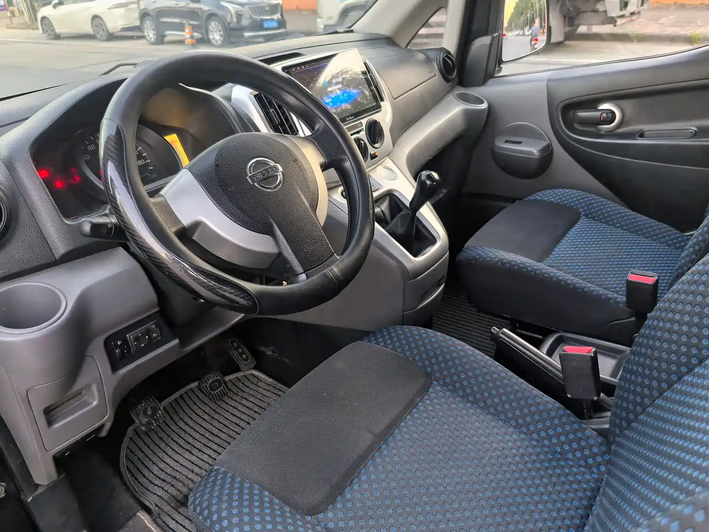 Nissan NV200 2010 2010 1.6L 232-seat Premium
