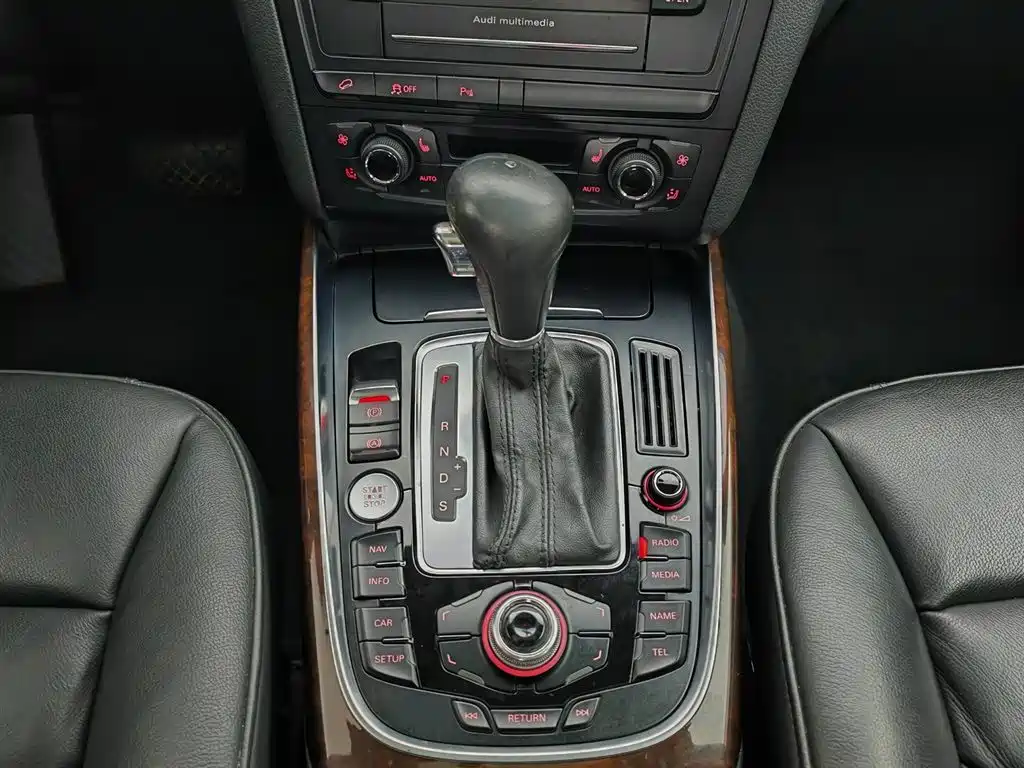 Audi Q5 2012 2.0TFSI Comfort фото 13