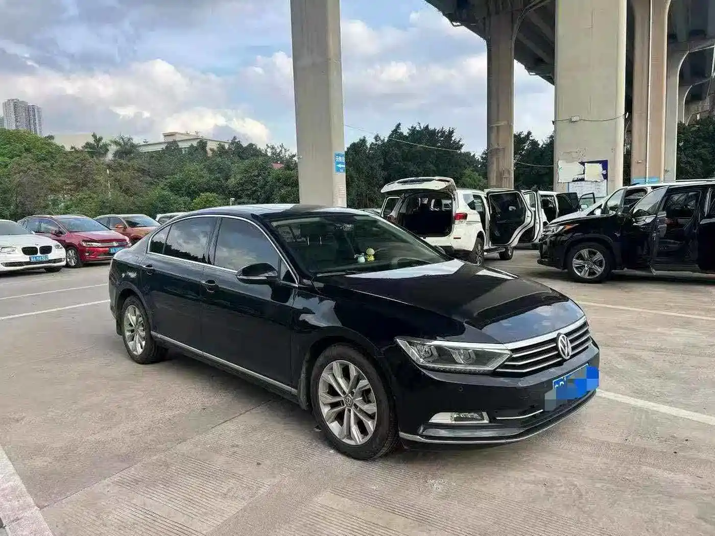 Volkswagen Magotan 2019 330TSI DSG Luxury Class China VI фото 3