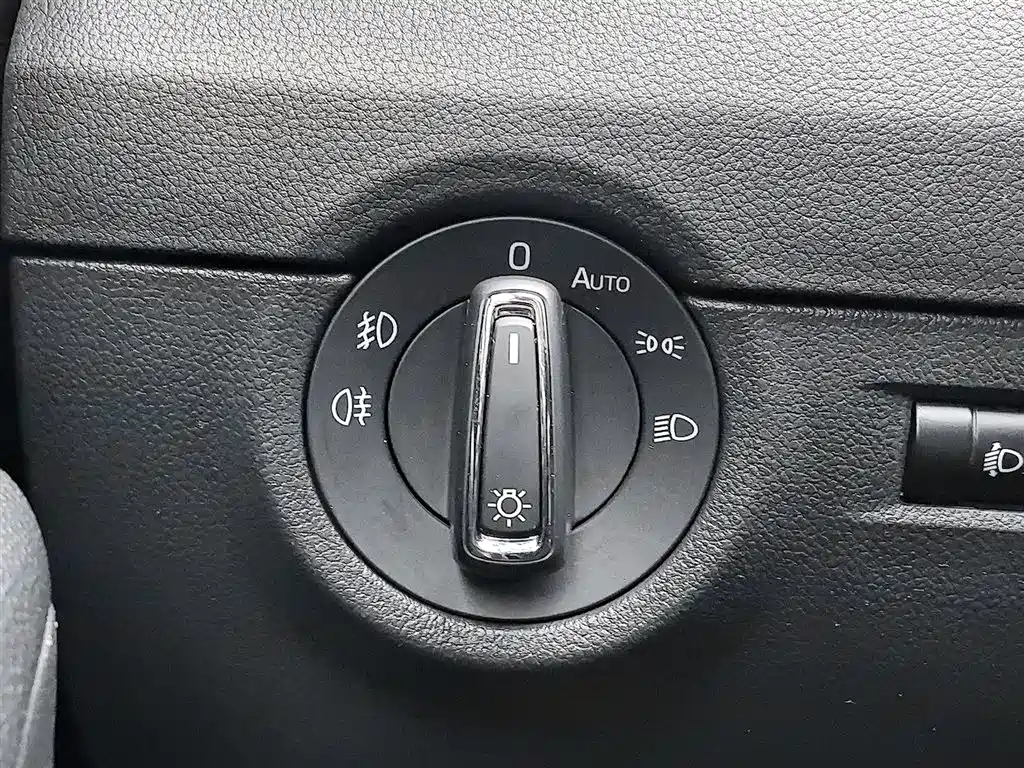 Škoda Octavia 2019 1.5L Automatic Smart Luxury China VI фото 21