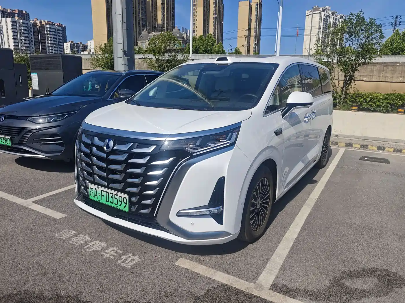 Denza D9 2025 Model DM-i Smart Drive Edition 1020 AWD Flagship
