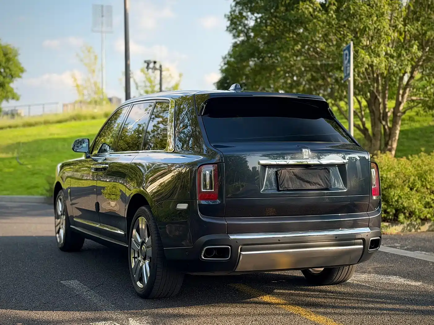 Rolls-Royce Cullinan 2019 2018 5-Seater Version