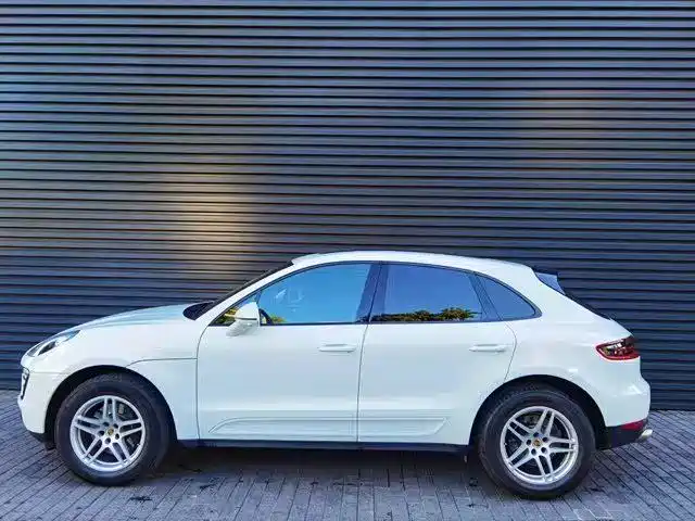 Porsche Macan 2017 Macan 2.0T фото 2