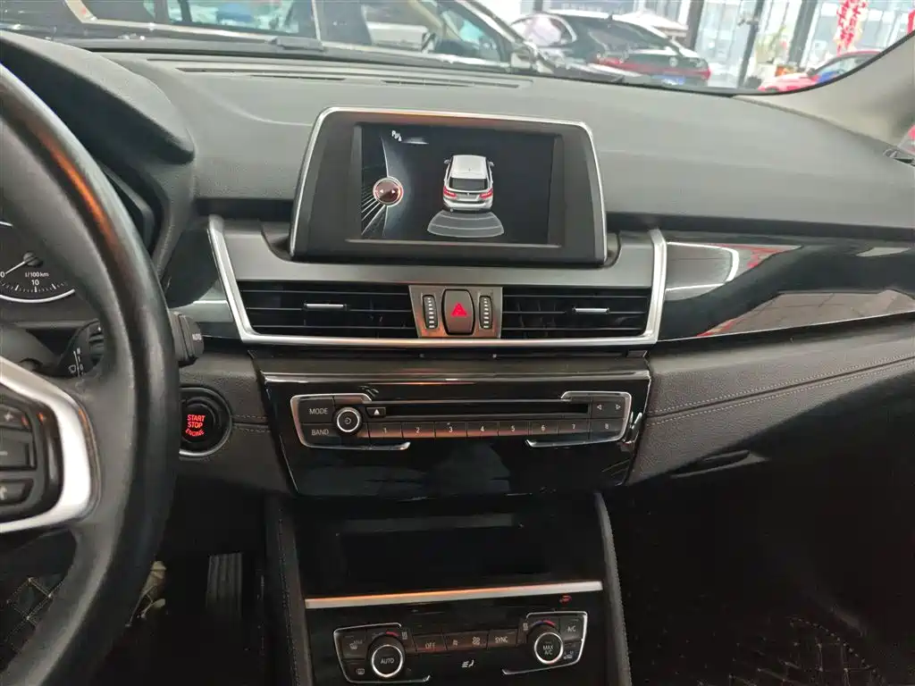 BMW 2 Series Touring 2016 218i Sport Design Package фото 13
