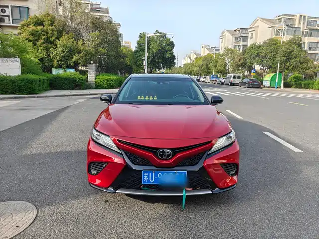 TOYOTA CAMRY