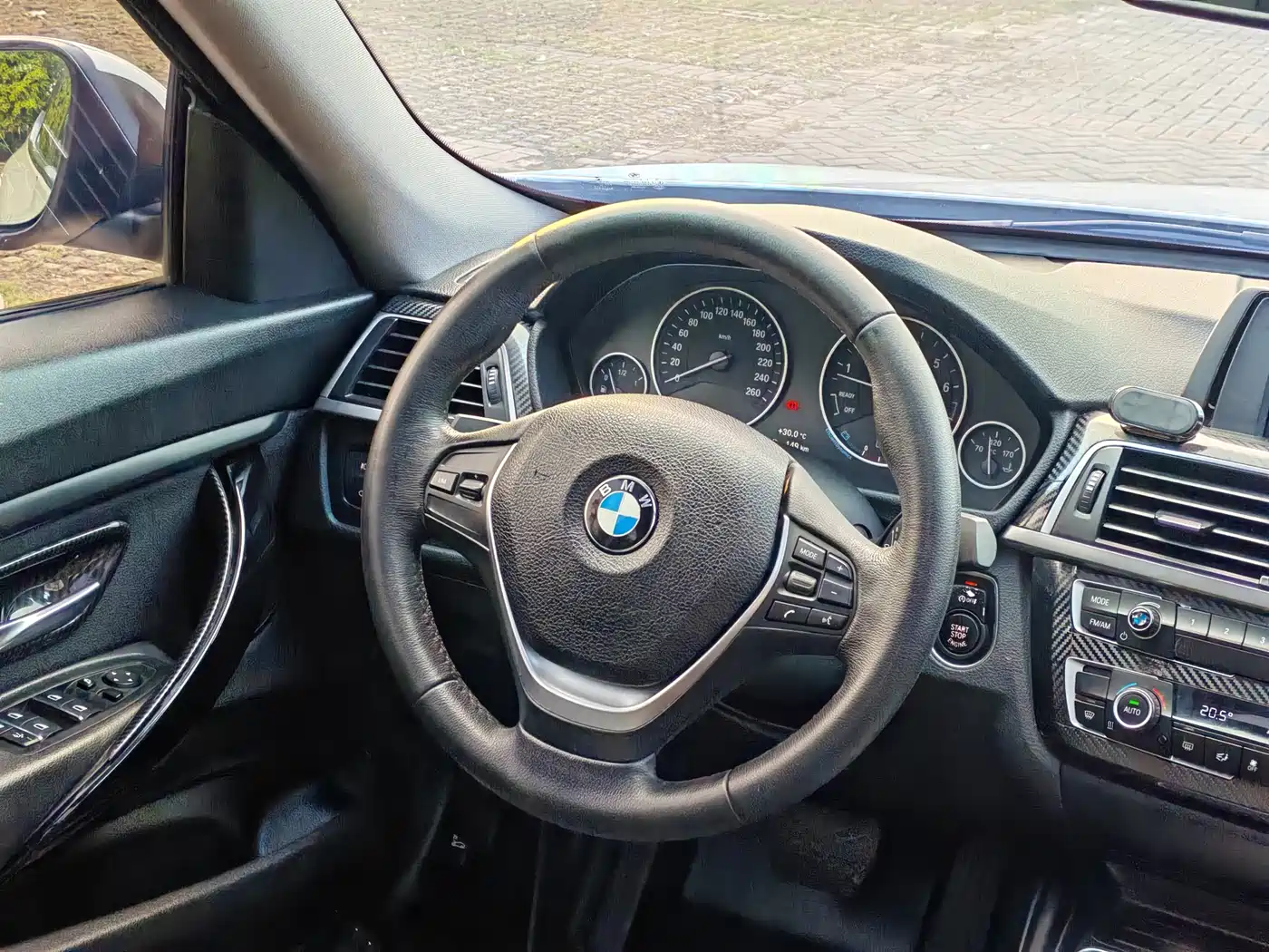 BMW 3 Series GT 2018 320i Fashion фото 10