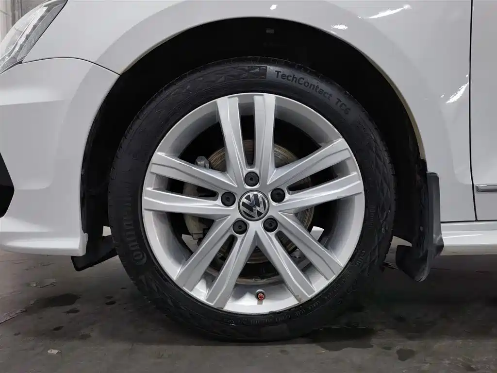 Volkswagen Sagitar 2018 280TSI DSG Spark Edition фото 17