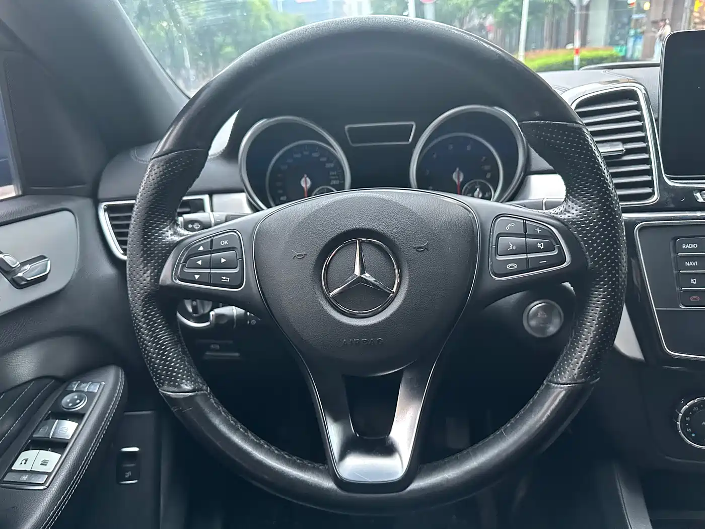 Mercedes-Benz GLE Coupe 2015 GLE 320 4MATIC Coupe SUV фото 28