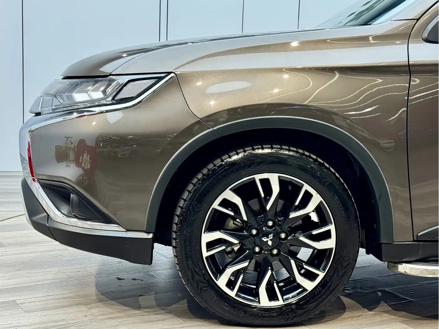 Mitsubishi Outlander 2019 2.4L 4WD Deluxe Edition 7-seater China V фото 28