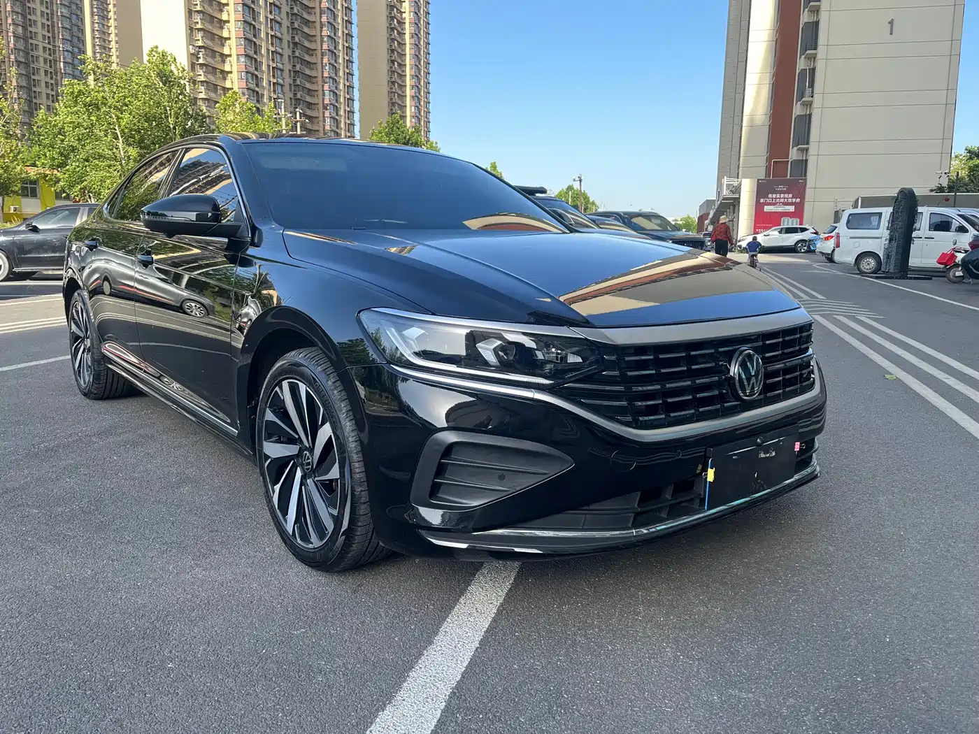 Volkswagen Passat 2024 380TSI Elite Edition фото 3