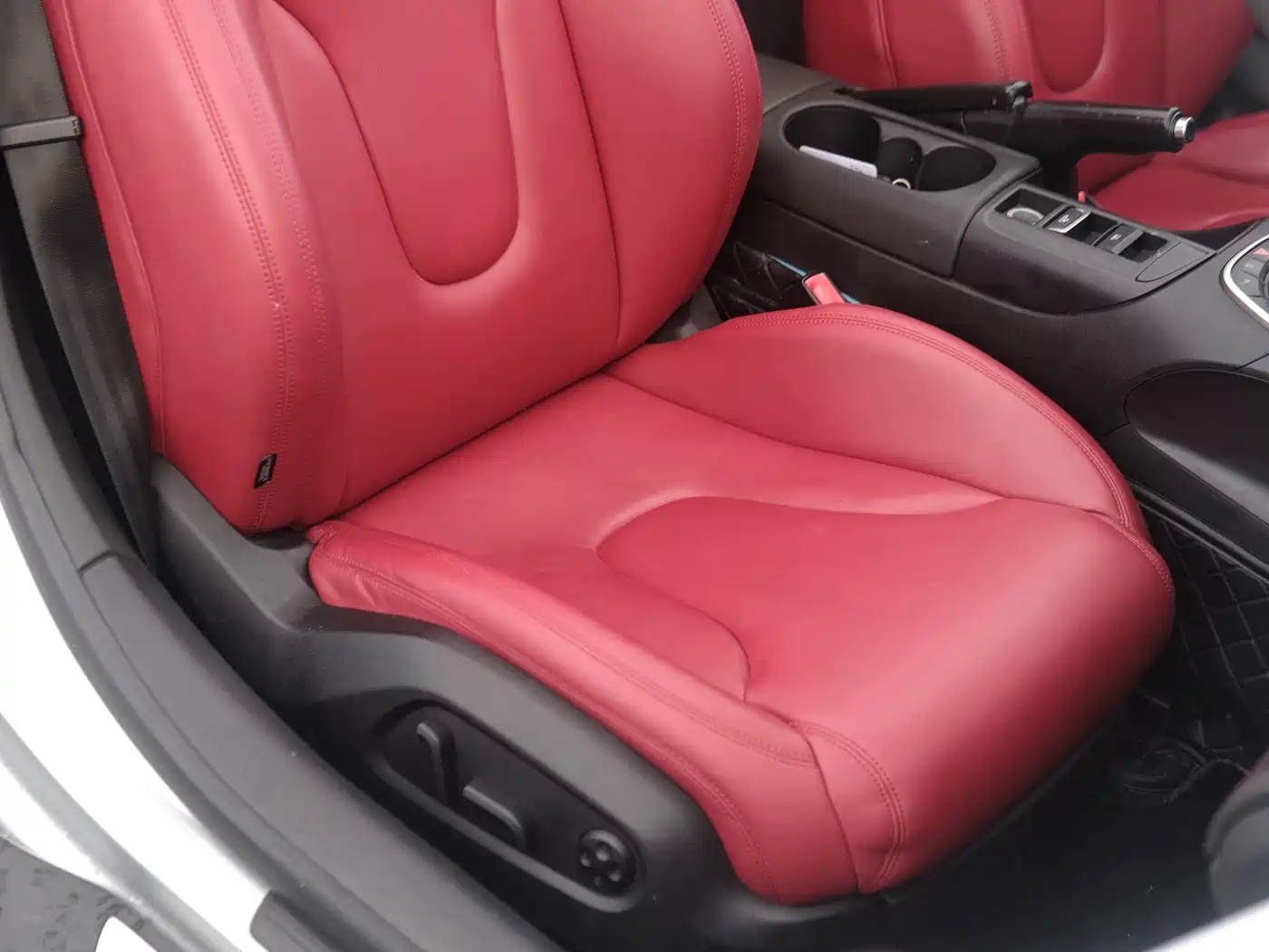 Photo 15 - Audi R8