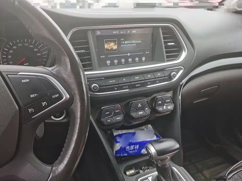 GAC Trumpchi Trumpchi GS4 2015 200T G-DCT Luxury Edition фото 6
