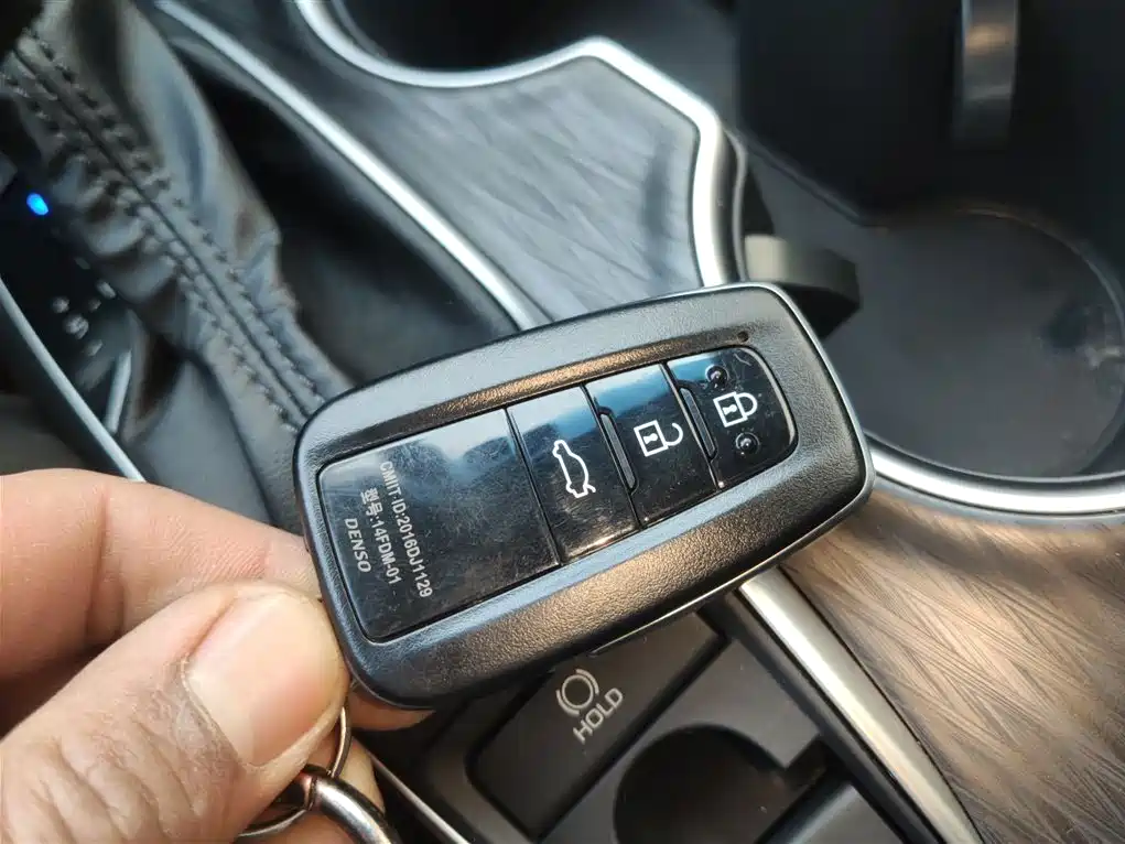 Toyota Camry 2021 2.5G Luxury Edition фото 9