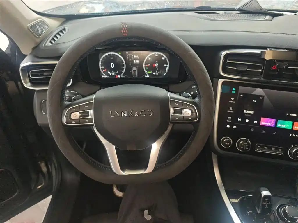 Lynk & Co 01 EM-P 2019 1.5T PHEV Power Pro China VI фото 11