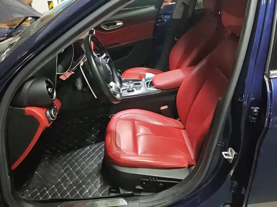 Alfa Romeo Giulia 2021 2020 2.0T 280HP Luxury Edition