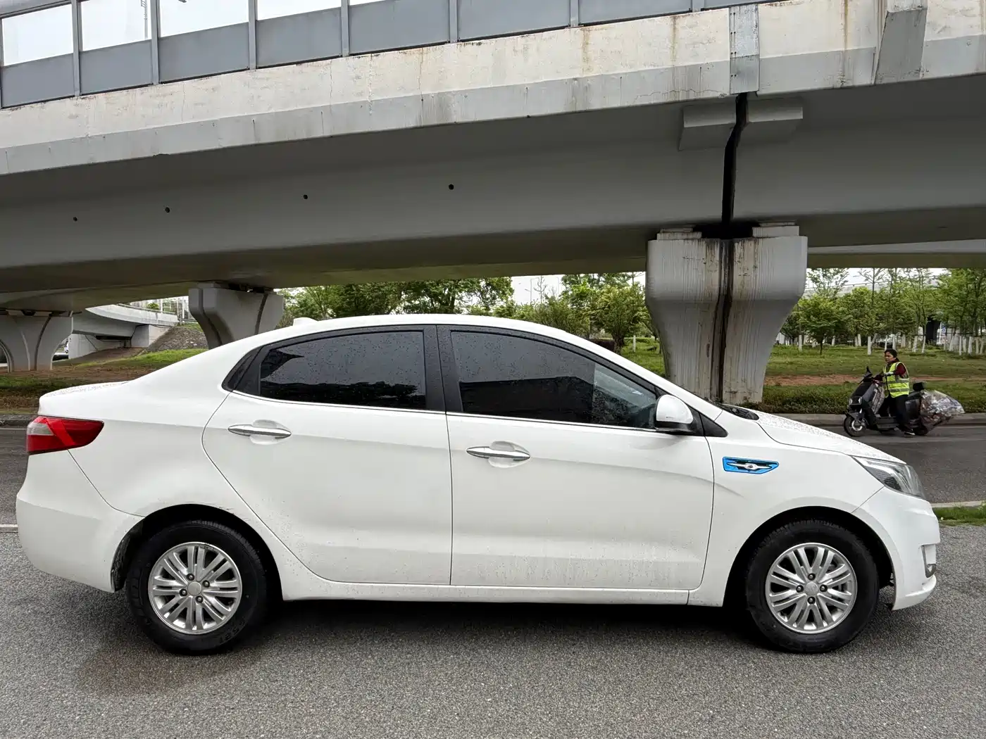 Kia K2 2012 Sedan 1.4L AT GLS Commemorative Edition фото 3