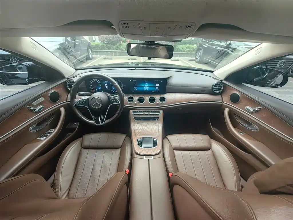 Mercedes-Benz E-Class 2022 E 260 L фото 8