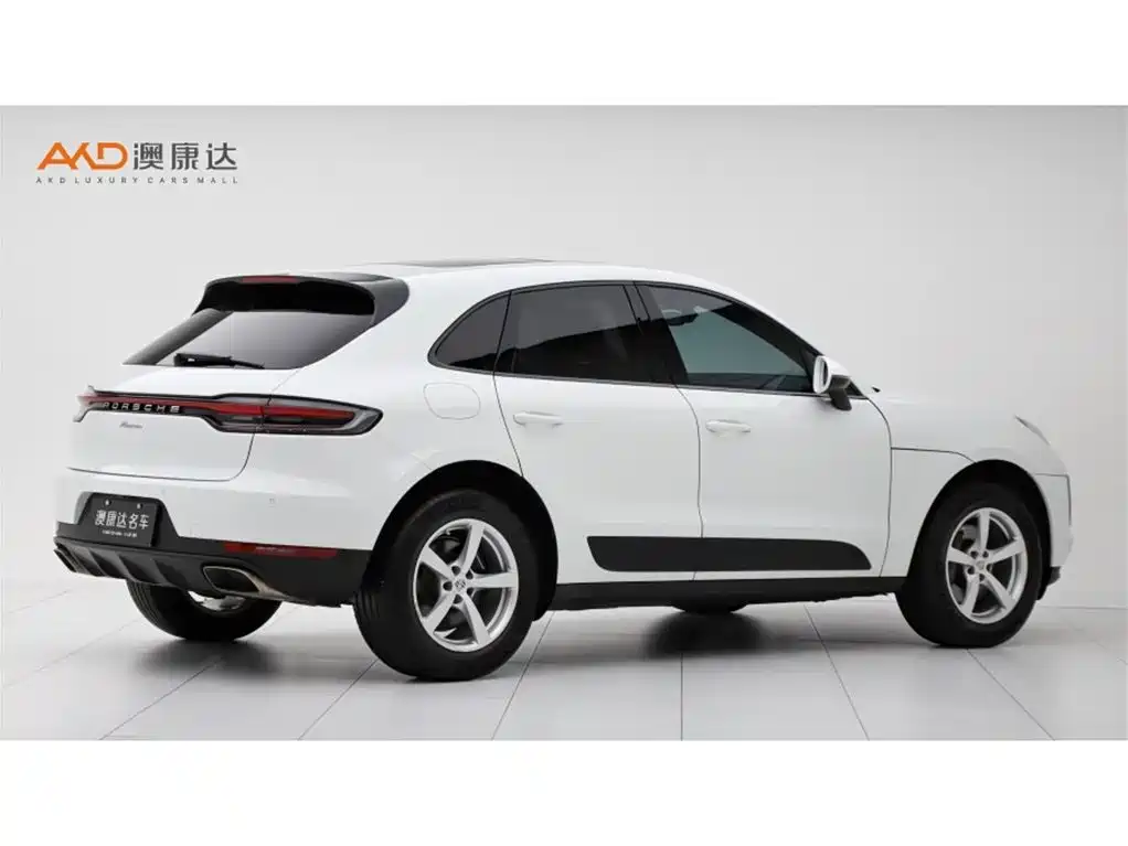 Photo 3 - Porsche Macan