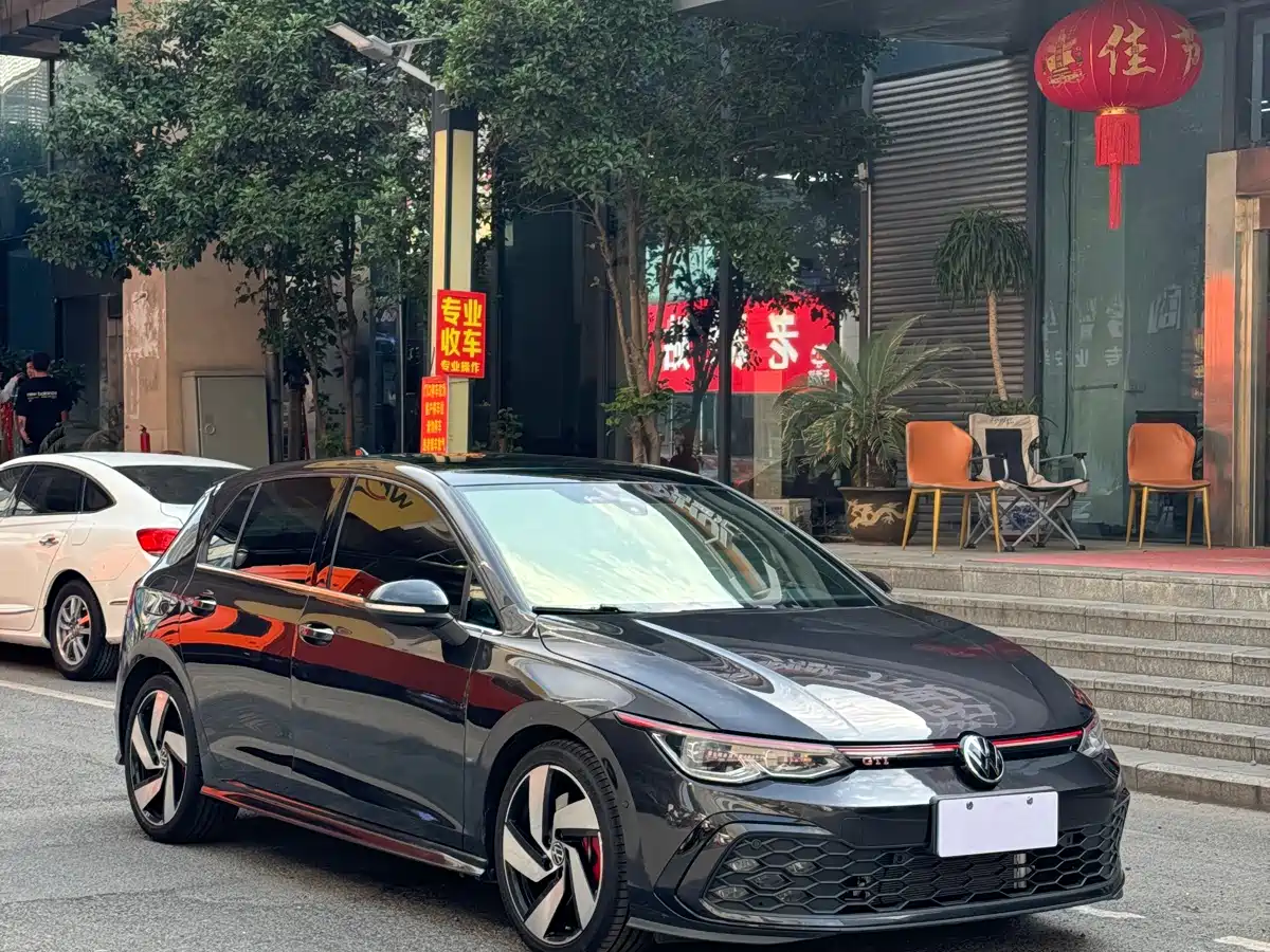 VOLKSWAGEN GOLF GTI