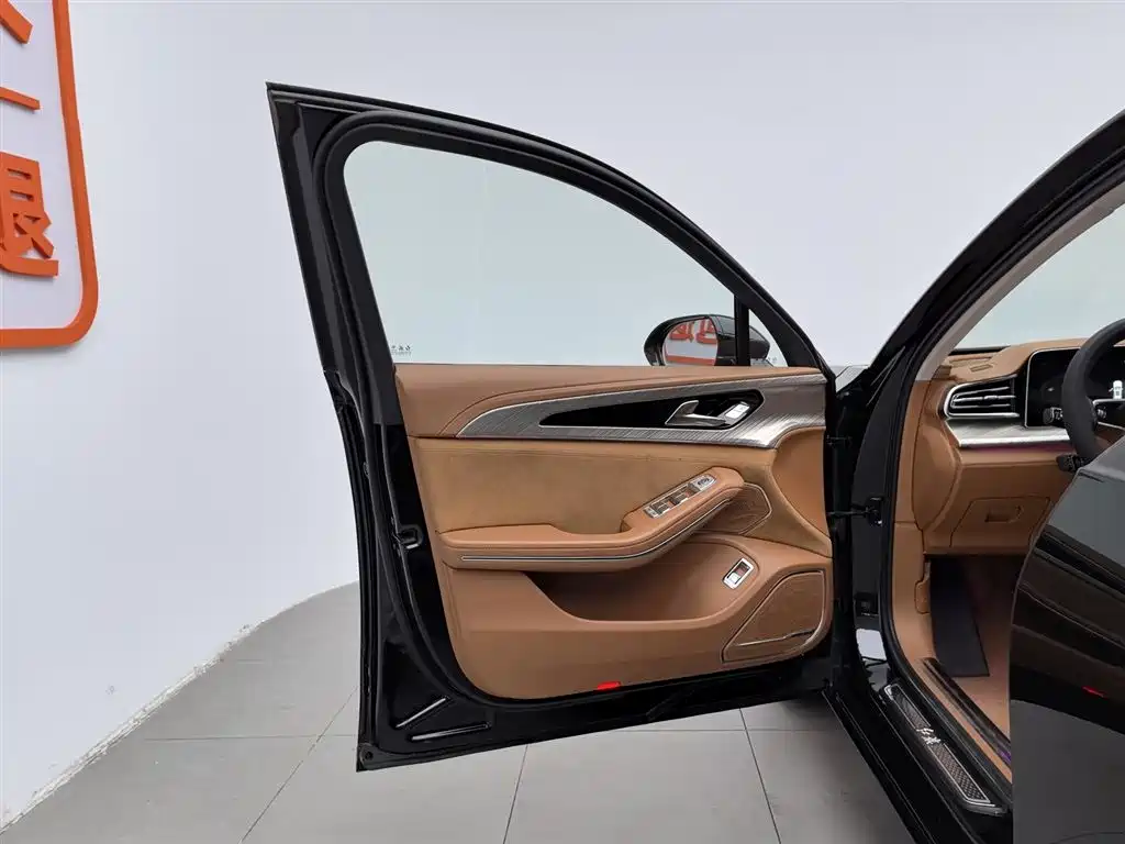 Hongqi H9 2020 2.0T Smart Connection Qi Chang Edition фото 8