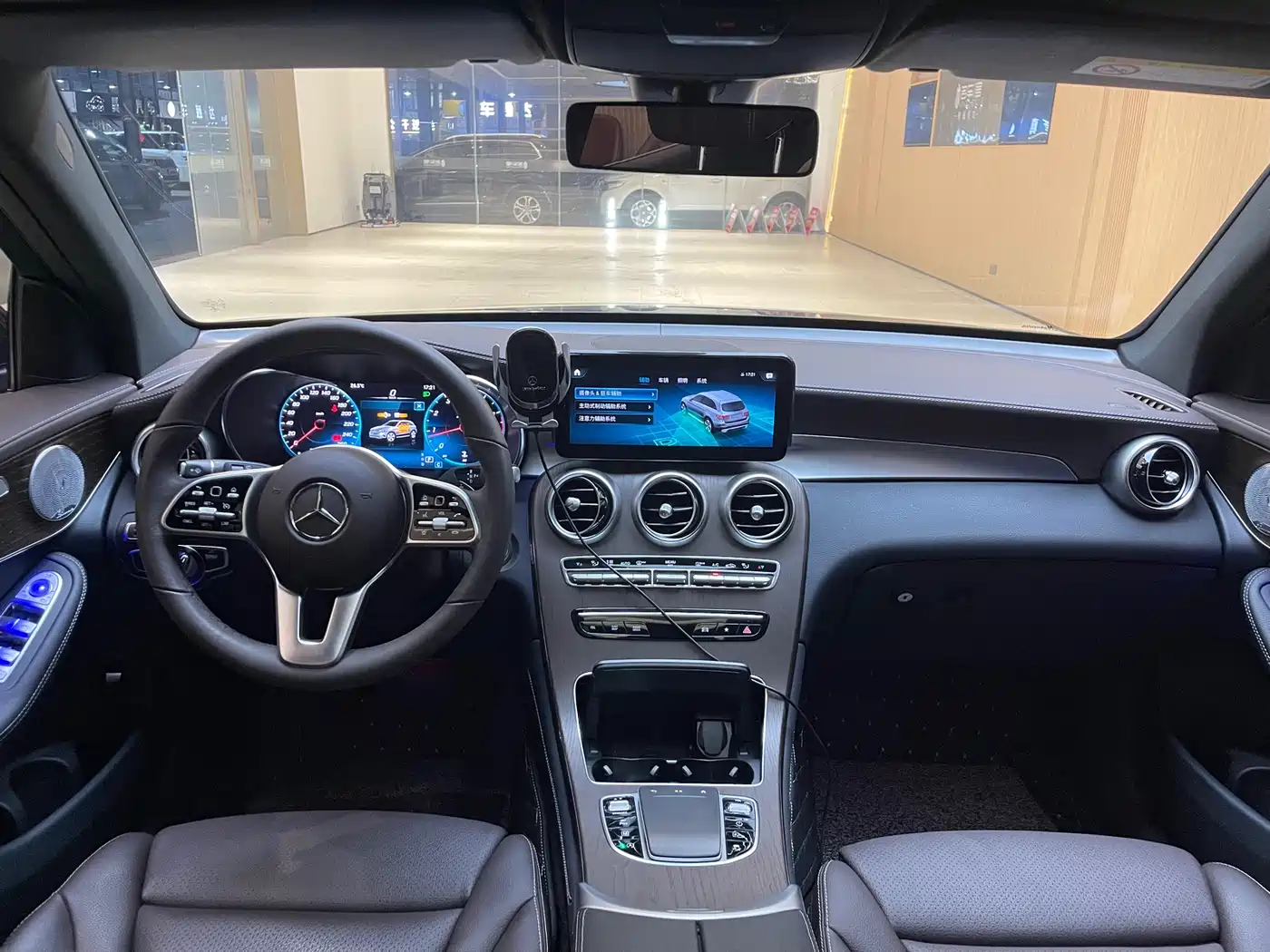 Mercedes-Benz GLC 2021 GLC 260 L 4MATIC Luxury фото 10