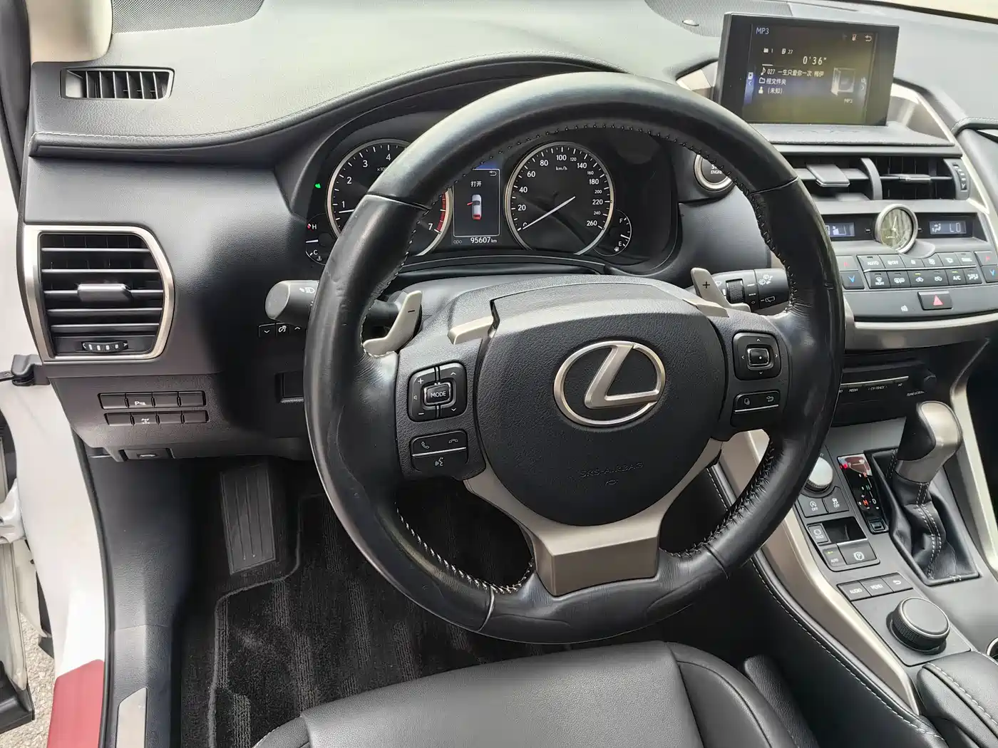 Lexus NX 2015 200t AWD F Sport фото 24