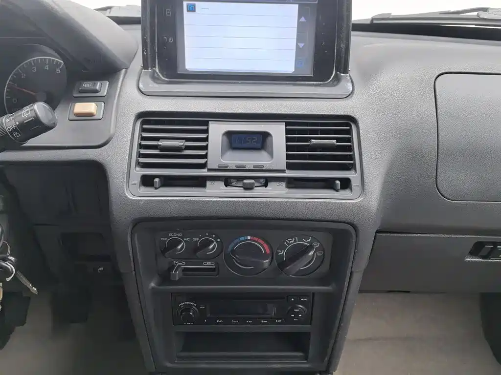 Leopaard Liebao 6481 2014 2.2L Manual 2WD фото 12
