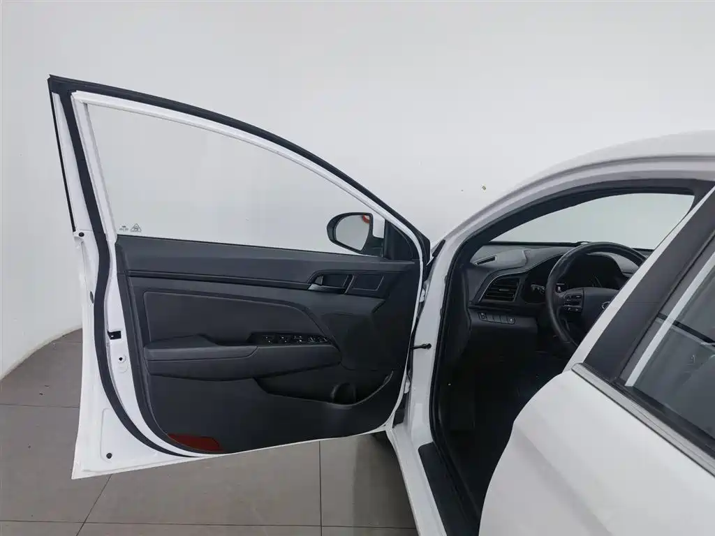 Hyundai Elantra 2020 1.4T DCT Dynamic·Vitality фото 8