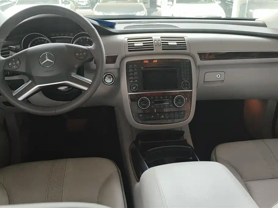 Mercedes-Benz R-Class 2011 R 350 L 4MATIC фото 12