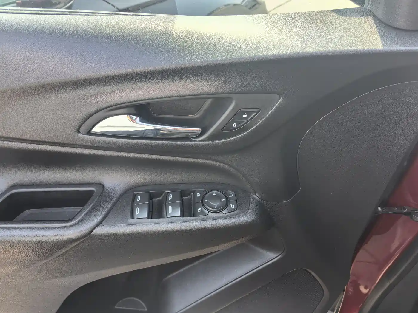 Chevrolet Equinox 2018 550T Automatic 4WD Pioneer Edition фото 15