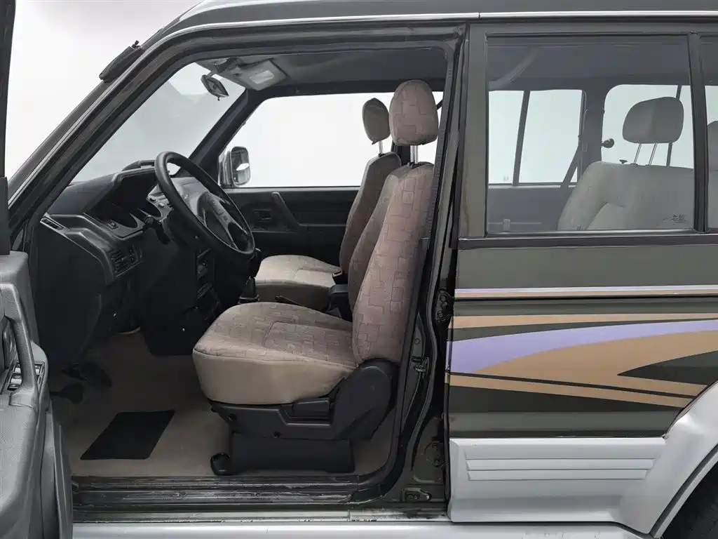 Leopaard Liebao 6481 2014 2.2L Manual 2WD фото 10