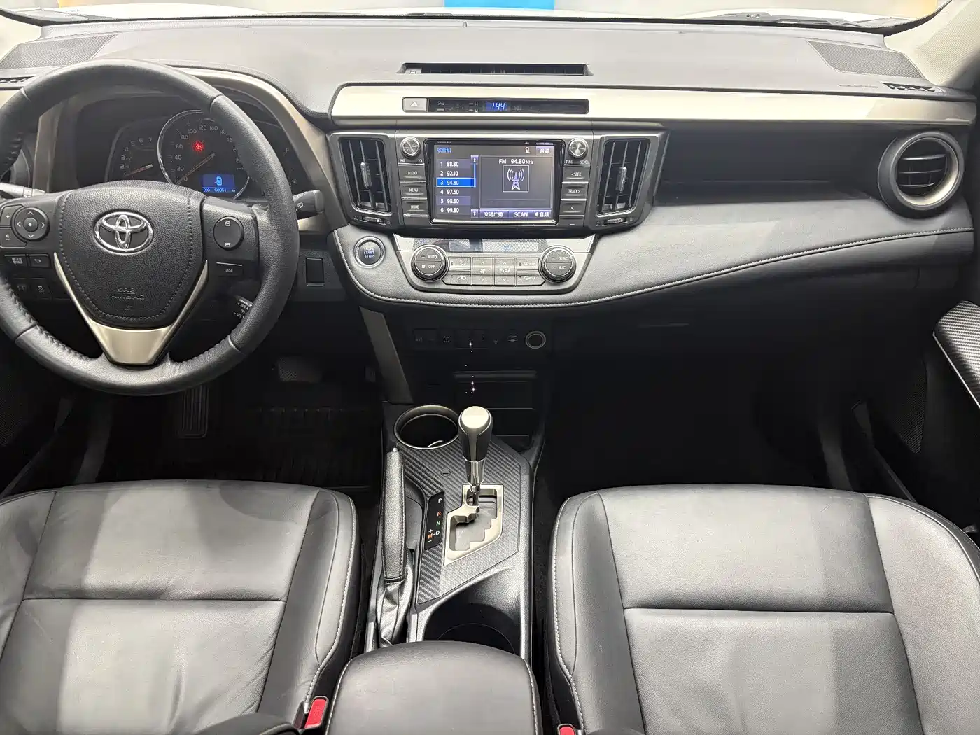 Toyota RAV4 Rongfang 2015 2.0L CVT 4WD Pioneer Edition фото 7