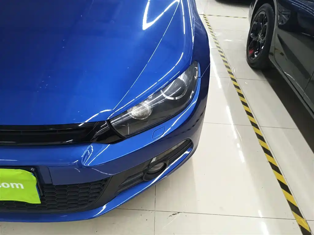 Volkswagen Scirocco 2011 2.0TSI Luxury фото 24