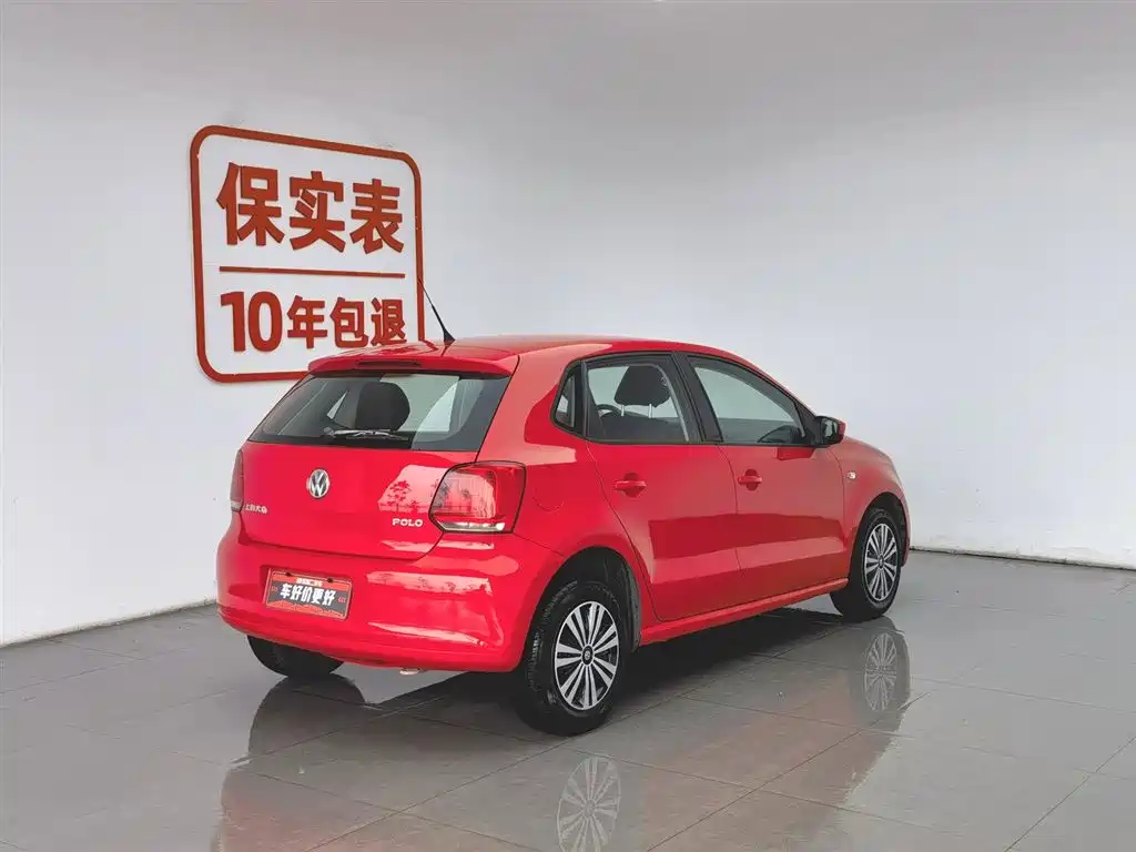 Volkswagen Polo 2013 1.4L Manual Trend Edition фото 2