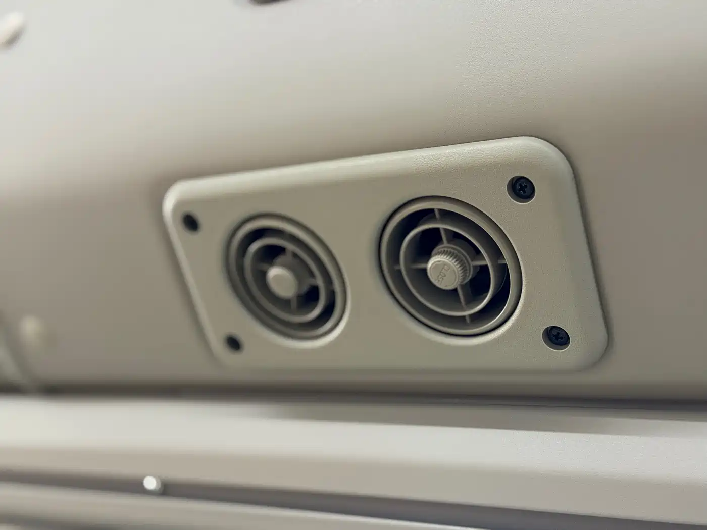 Toyota Coaster 2019 4.0L Luxury Vehicle GRB53L-ZCMEK 20-seater 9GR фото 41