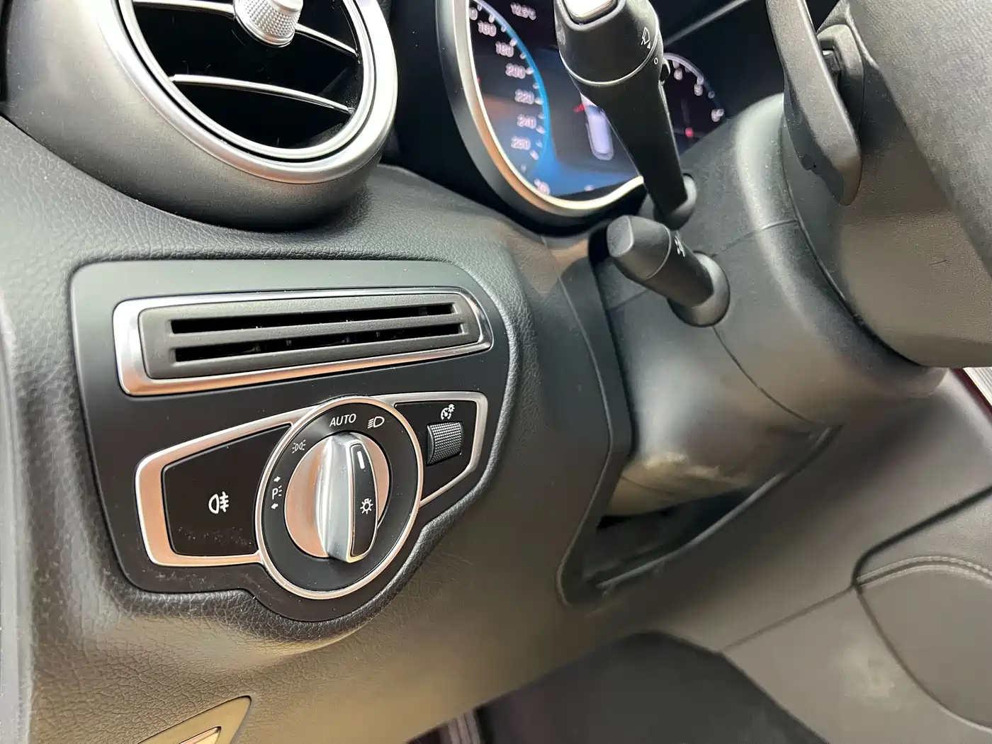 Mercedes-Benz GLC 2020 Facelift GLC 300 L 4MATIC Dynamic фото 4