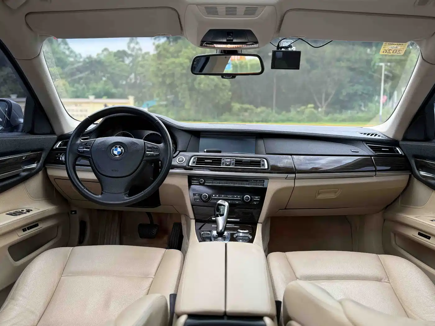 BMW 7 Series 2009 Model 740Li Leading Edition фото 24