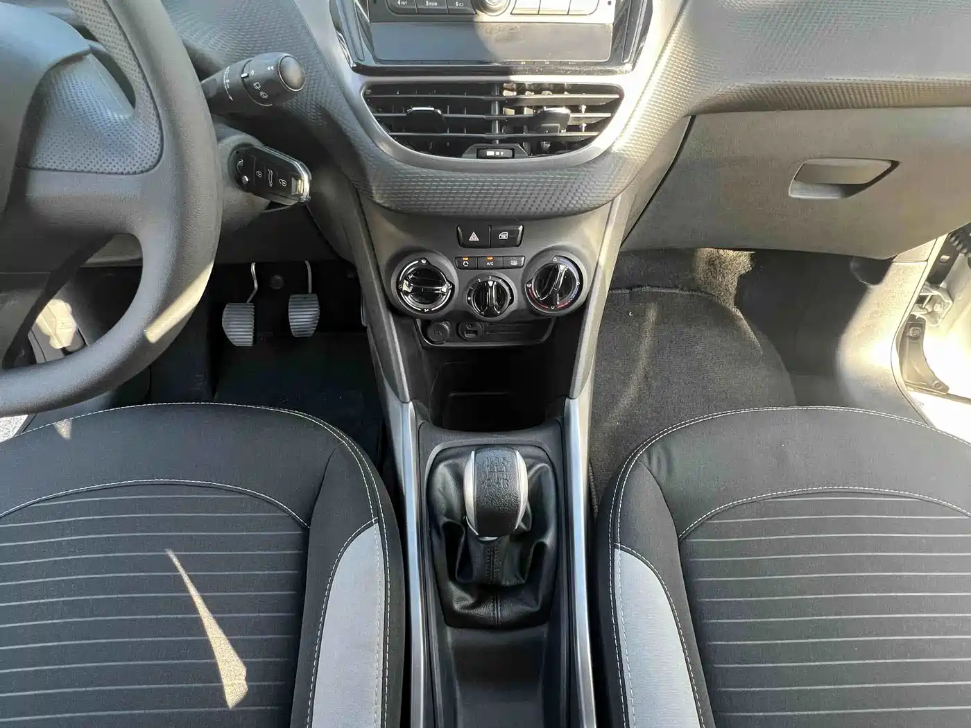 Фото 11 - Peugeot 2008
