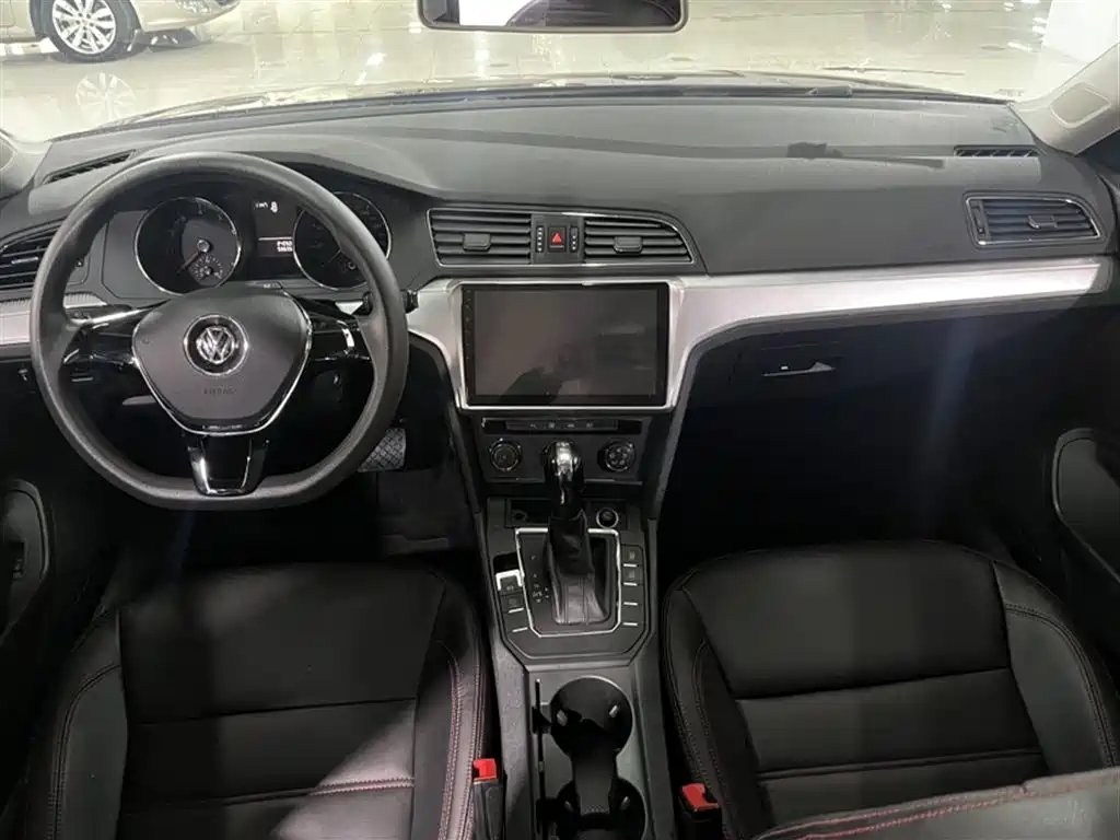Volkswagen Lamando 2017 230TSI DSG Trend Edition фото 17
